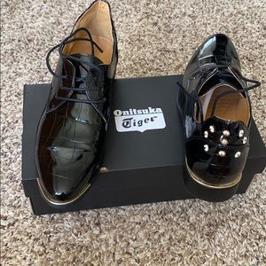 Size 6 men’s black dress shoes